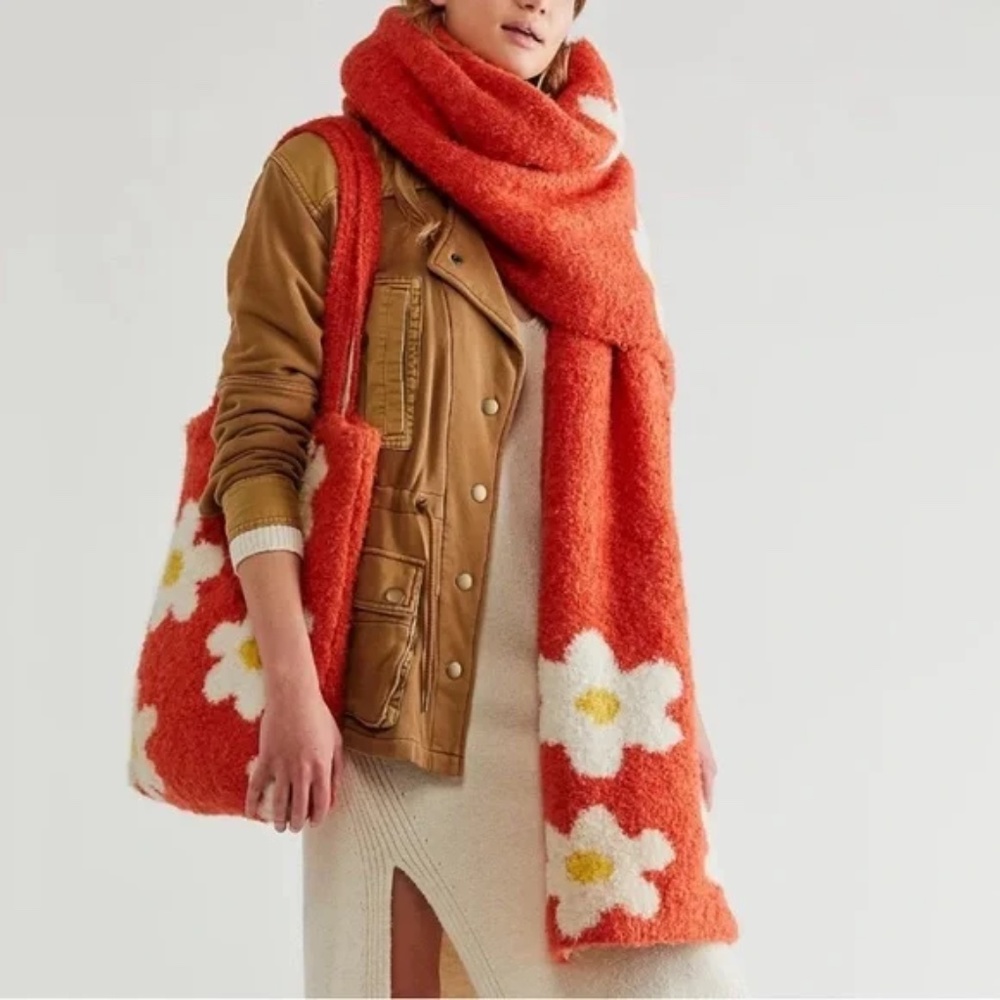 FREE PEOPLE Tote Bag and Scarf Flower Power Set